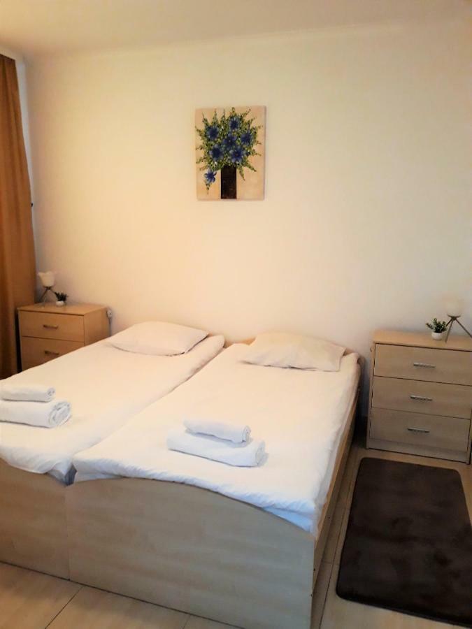 Apartment Snezhanka ปอมโปโรโว ภายนอก รูปภาพ